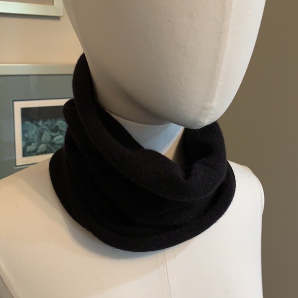 Black Cashmere Neck Warmer Scarf - Picture 2 of 6
